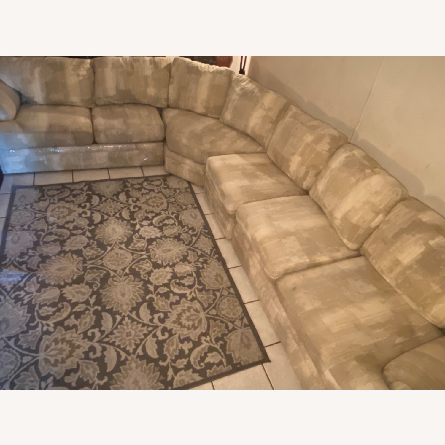 3 Piece Sectional - image-0