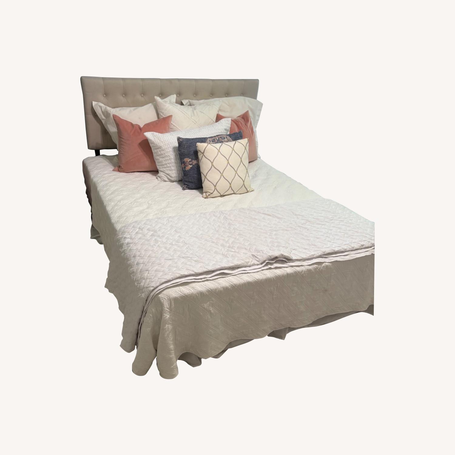 Child Bed - image-0