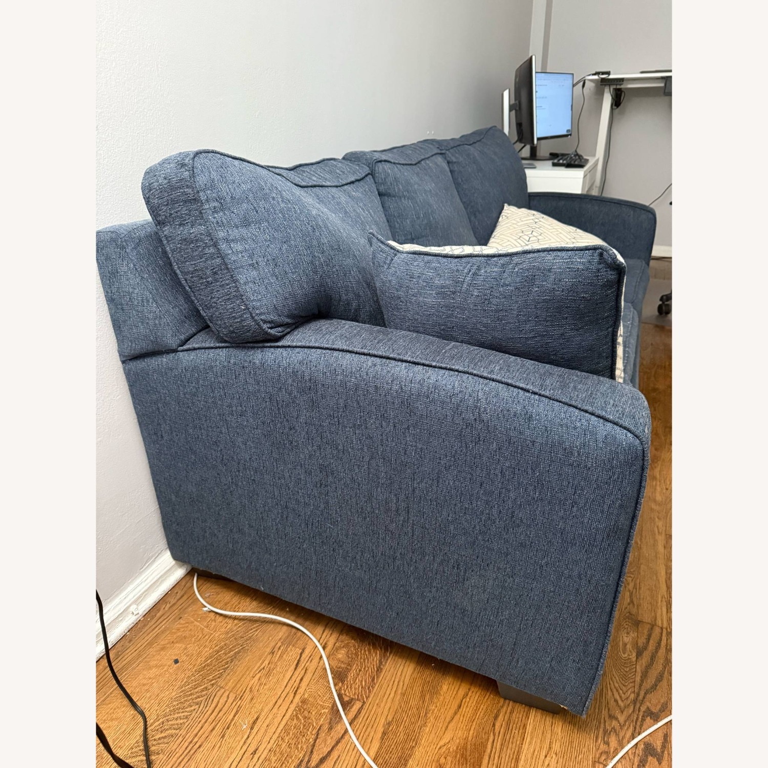 Gabe Queen Sleeper Sofa - image-6