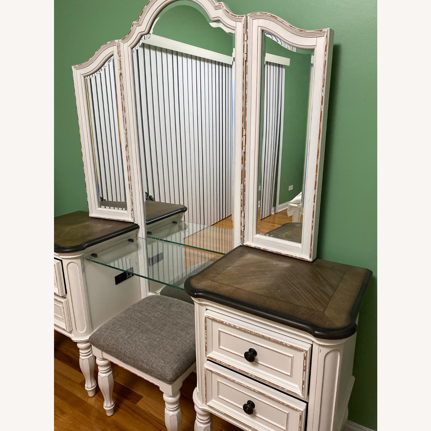 Scarlett Vanity storage  - image-2