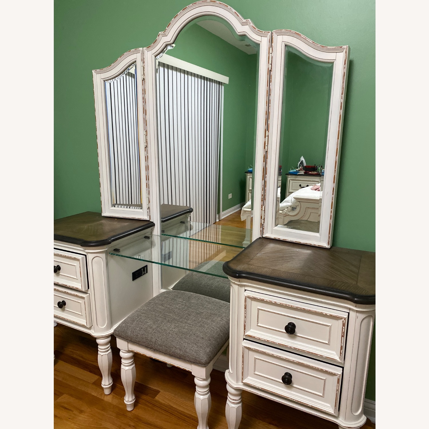 Scarlett Vanity storage  - image-1