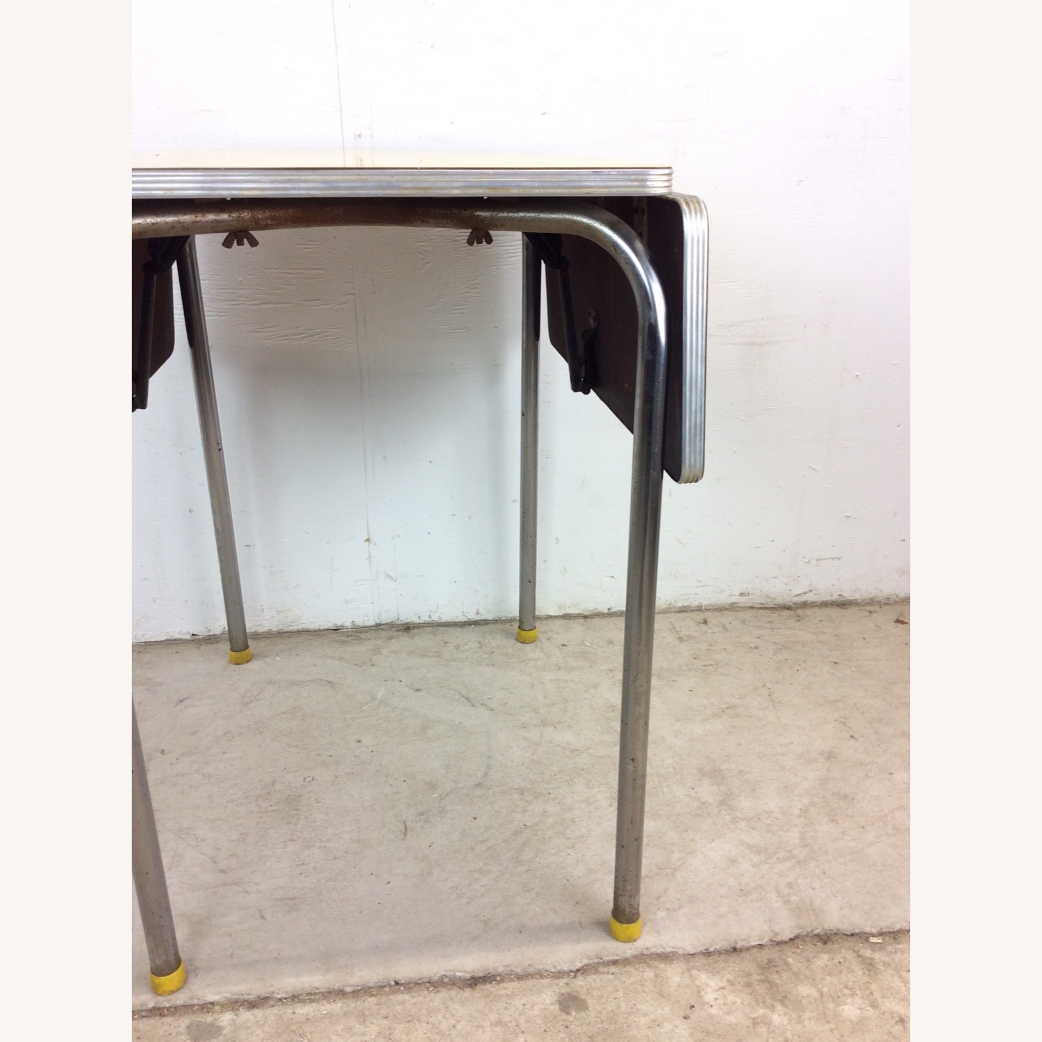 Mid Century Yellow Formica Top Table with 2 Leafs - image-5