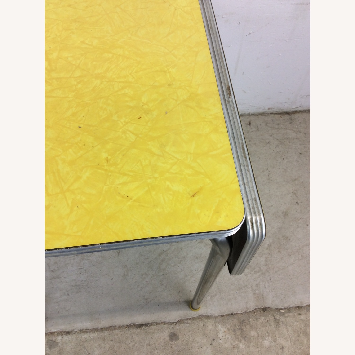Mid Century Yellow Formica Top Table with 2 Leafs - image-9