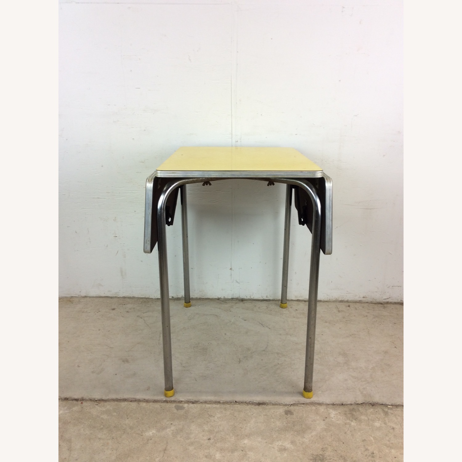 Mid Century Yellow Formica Top Table with 2 Leafs - image-2
