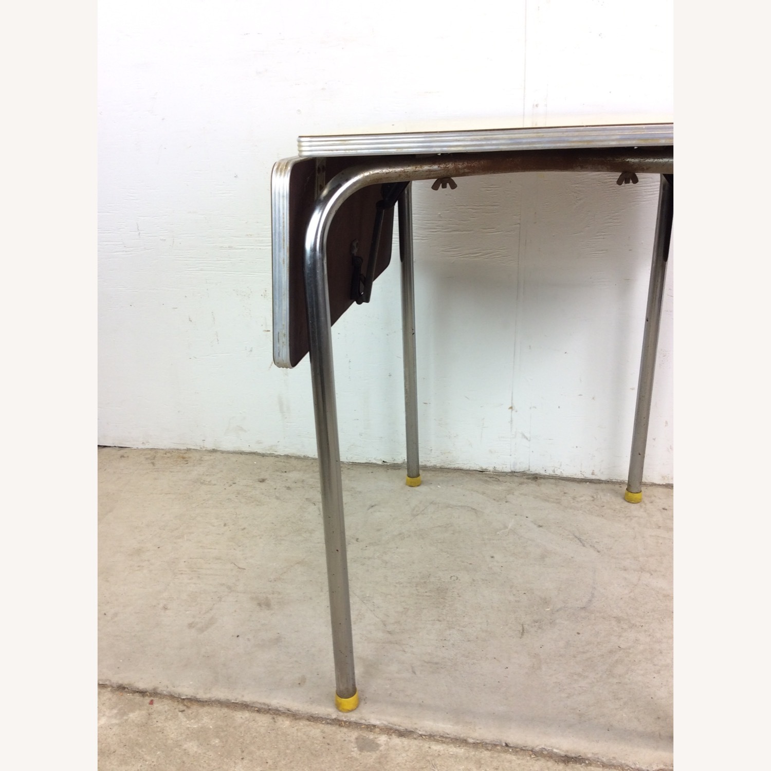 Mid Century Yellow Formica Top Table with 2 Leafs - image-4