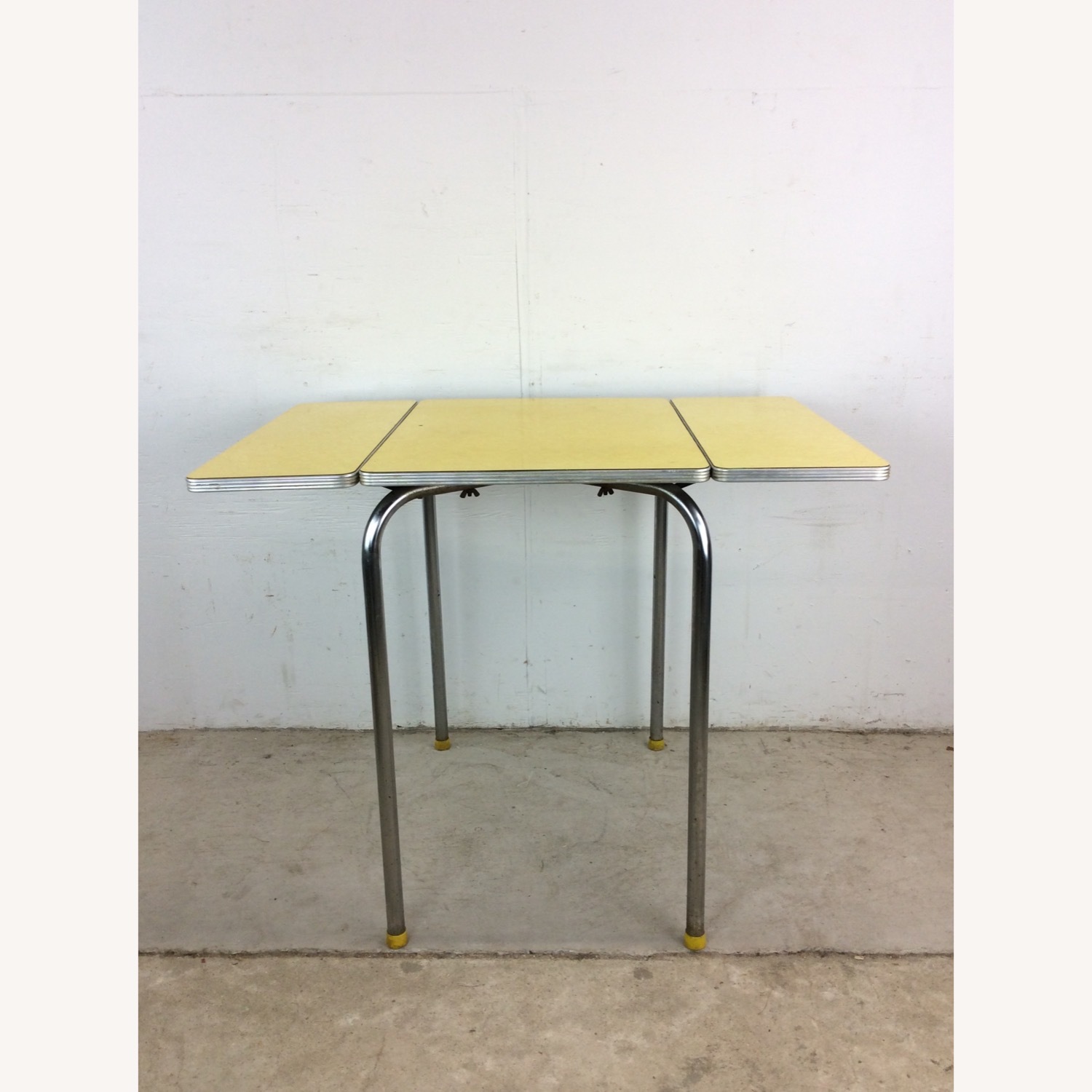 Mid Century Yellow Formica Top Table with 2 Leafs - image-19