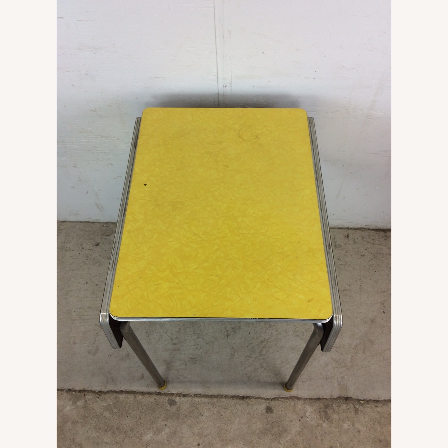 Mid Century Yellow Formica Top Table with 2 Leafs - image-6