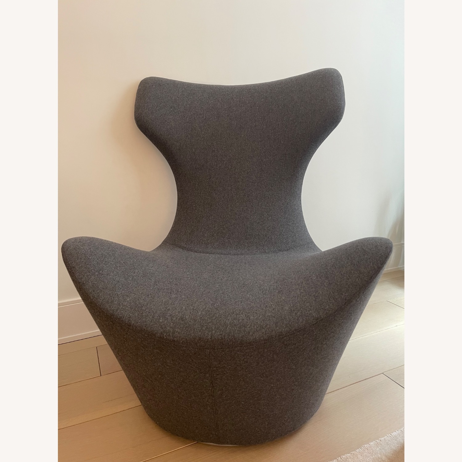 B&B Italia Grand Papilio Lounge Chair - image-1