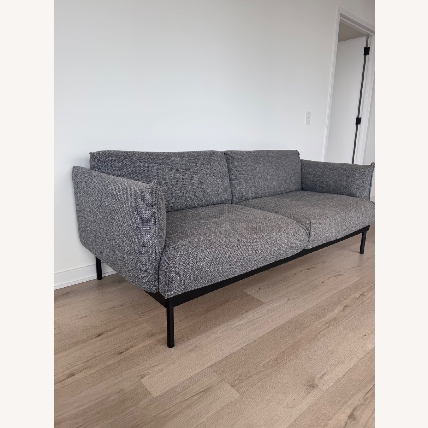 IKEA ÄPPLARYD Couch - image-1