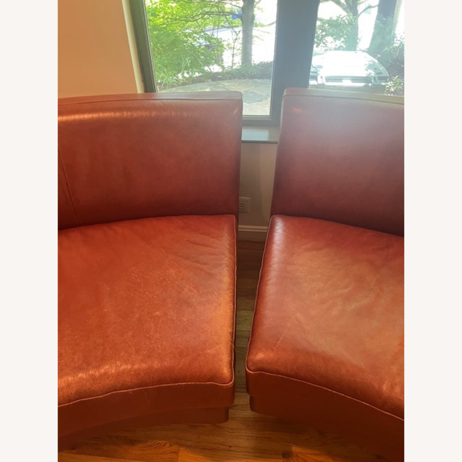 Stylish Curved Leather Sofa - image-3