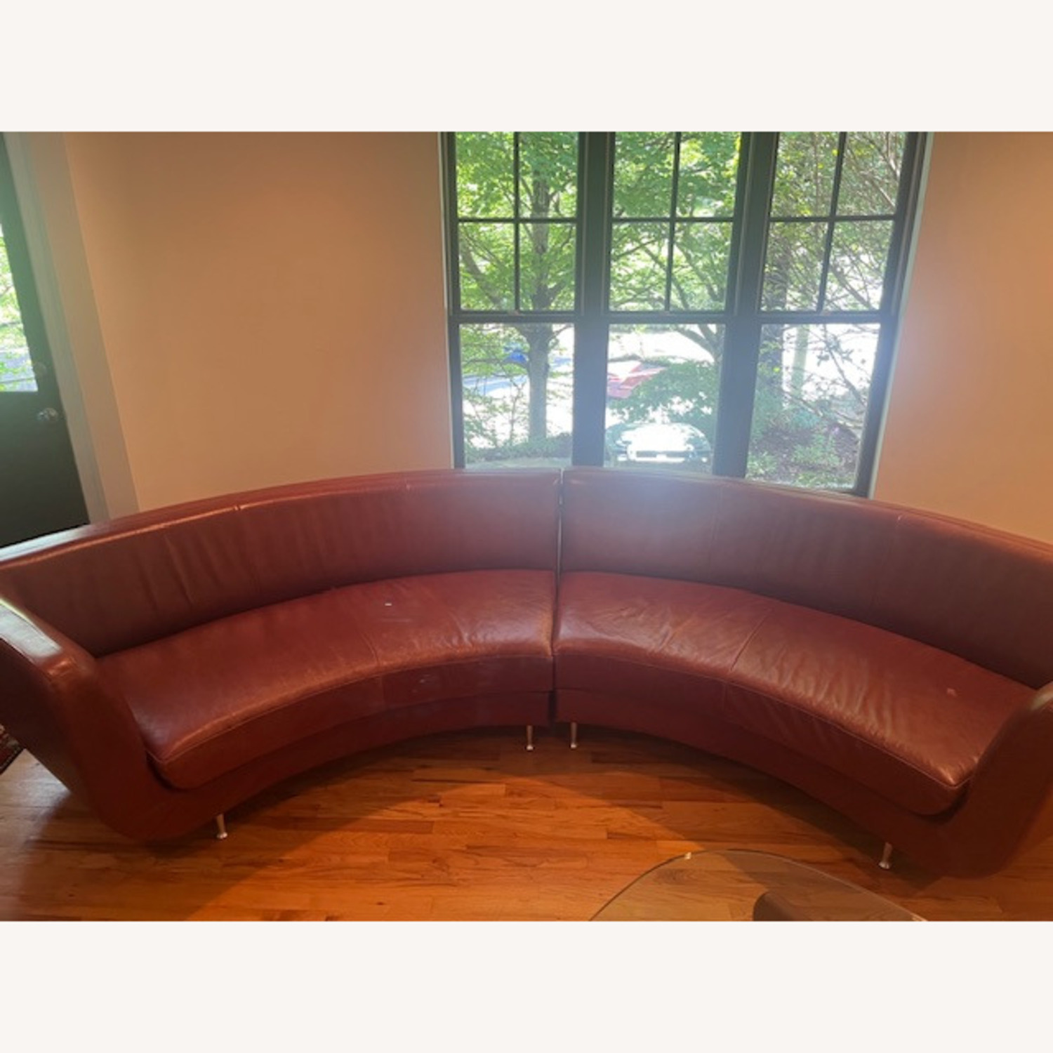 Stylish Curved Leather Sofa - image-1