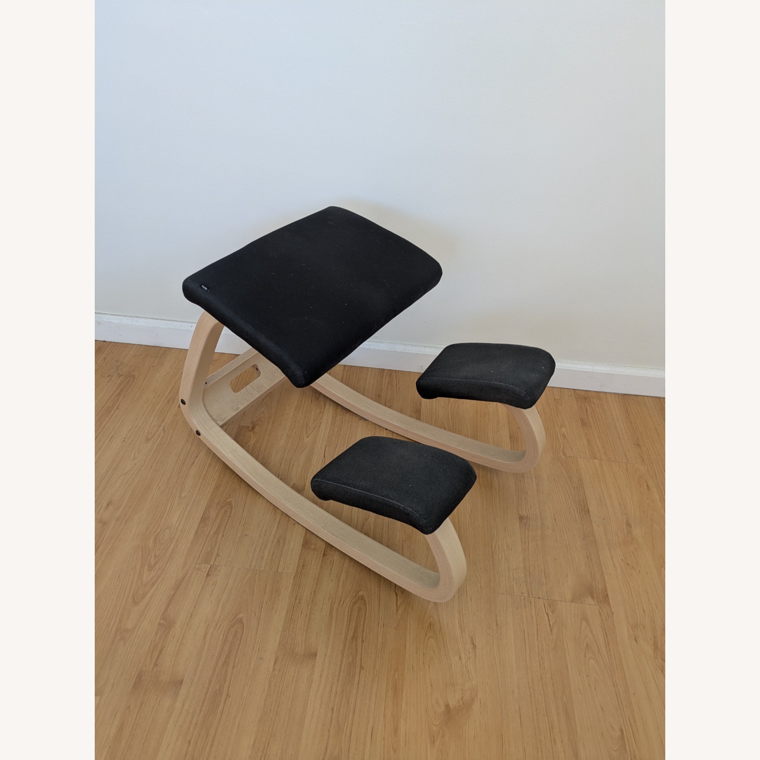 Varier Variable Balans, Original Kneeling Chair - image-1