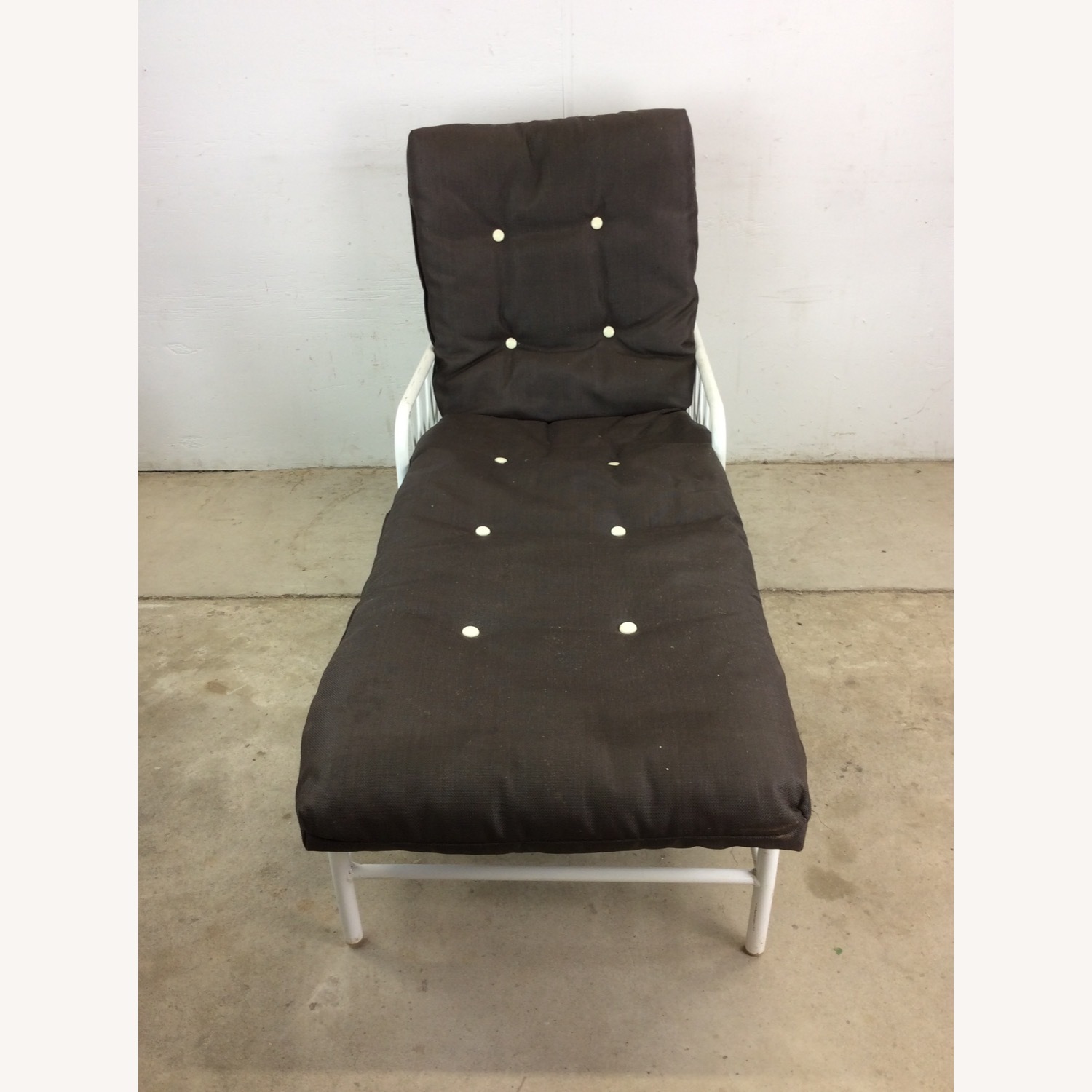 70s Outdoor Patio Lounger with Reclining Back - image-2