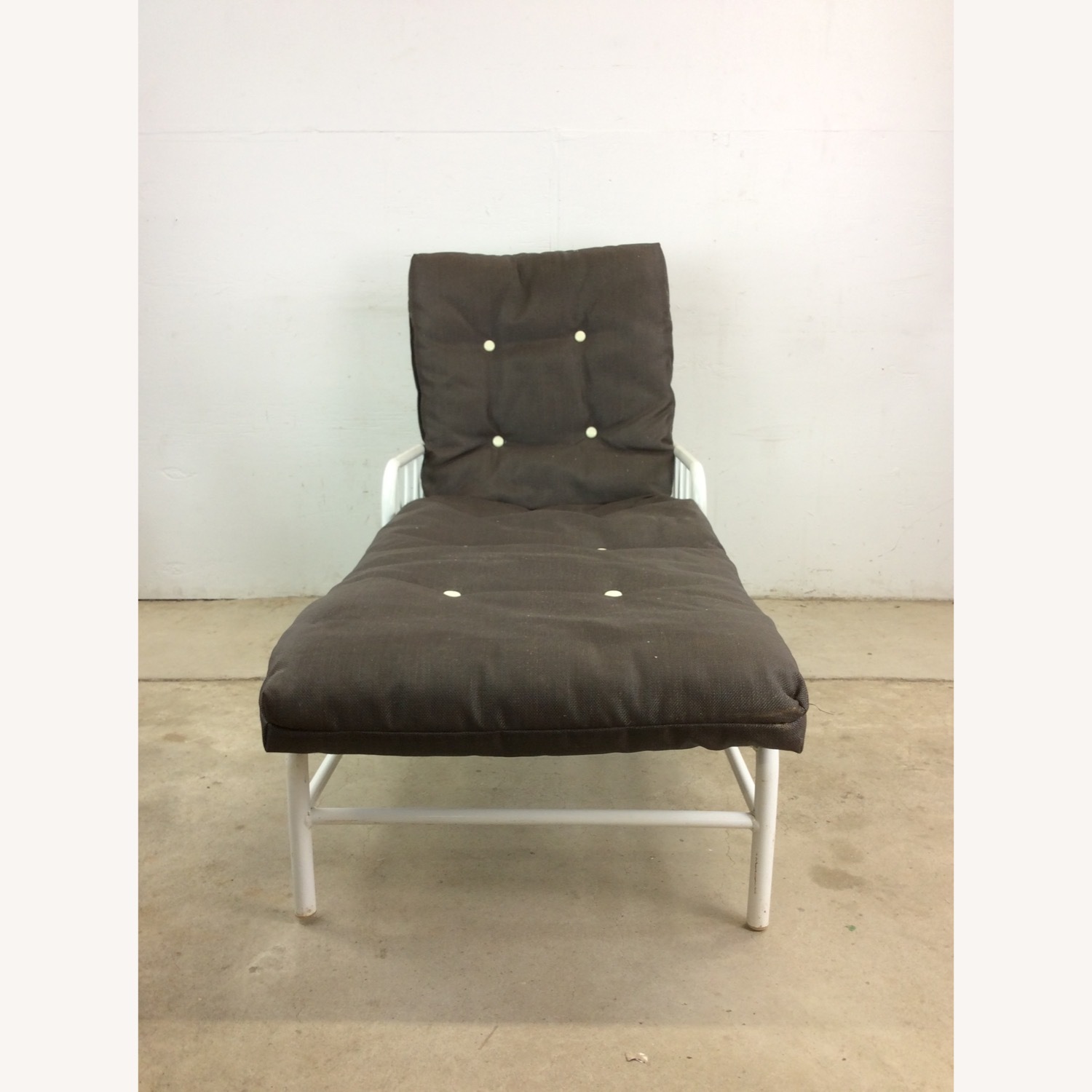 70s Outdoor Patio Lounger with Reclining Back - image-1