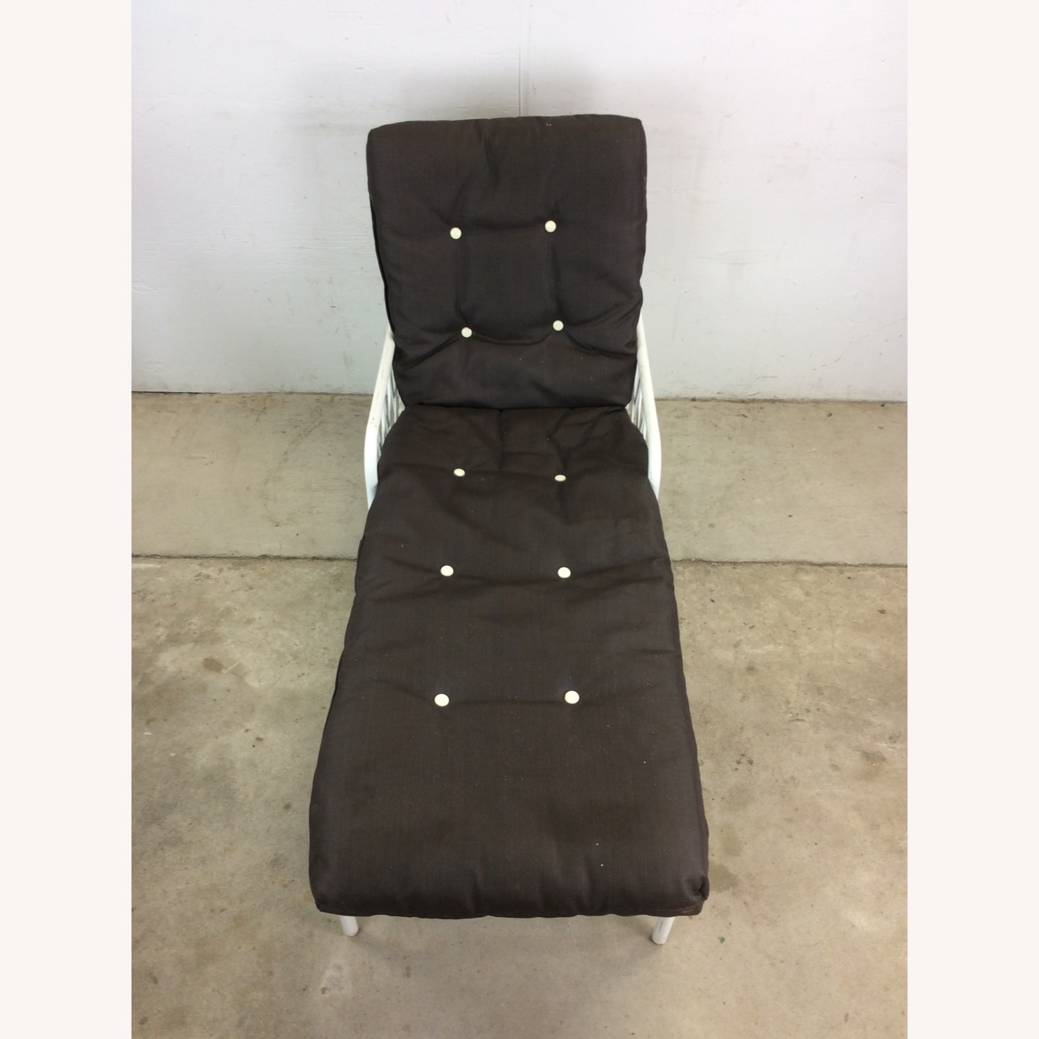 70s Outdoor Patio Lounger with Reclining Back - image-3