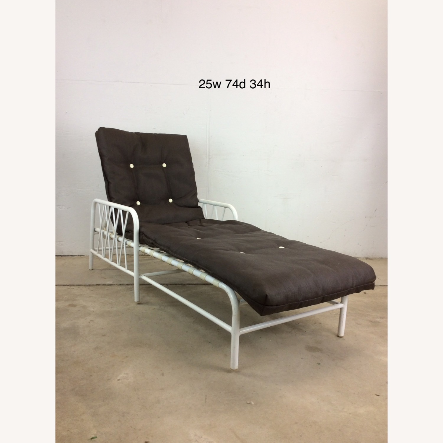 70s Outdoor Patio Lounger with Reclining Back - image-25