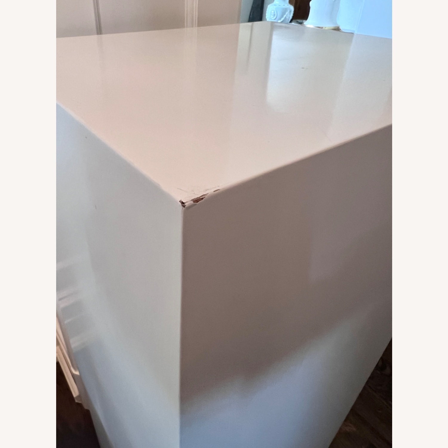 Pair of White Lacquer Pedestals - image-9
