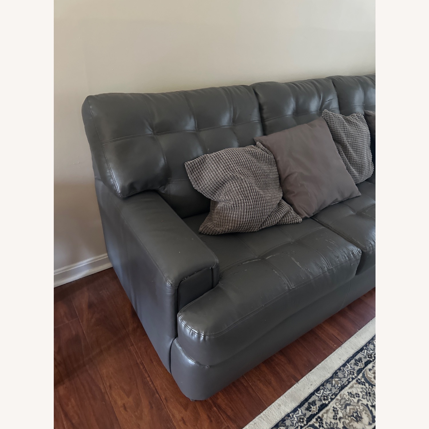 Sealey Furniture 3 Seater Sofa - image-3