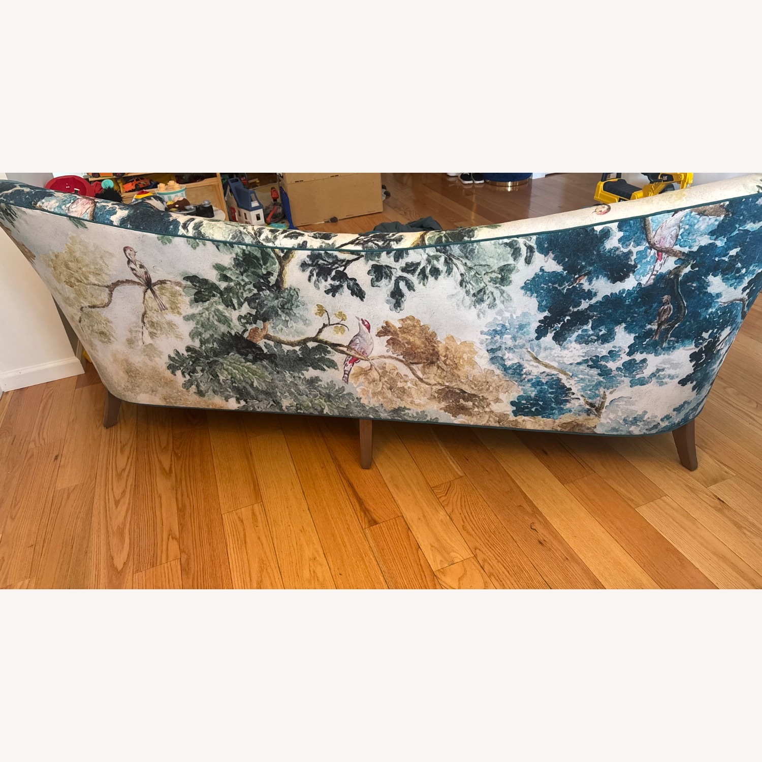 Judarn Linen Pied-A-Terre Sofa - image-7