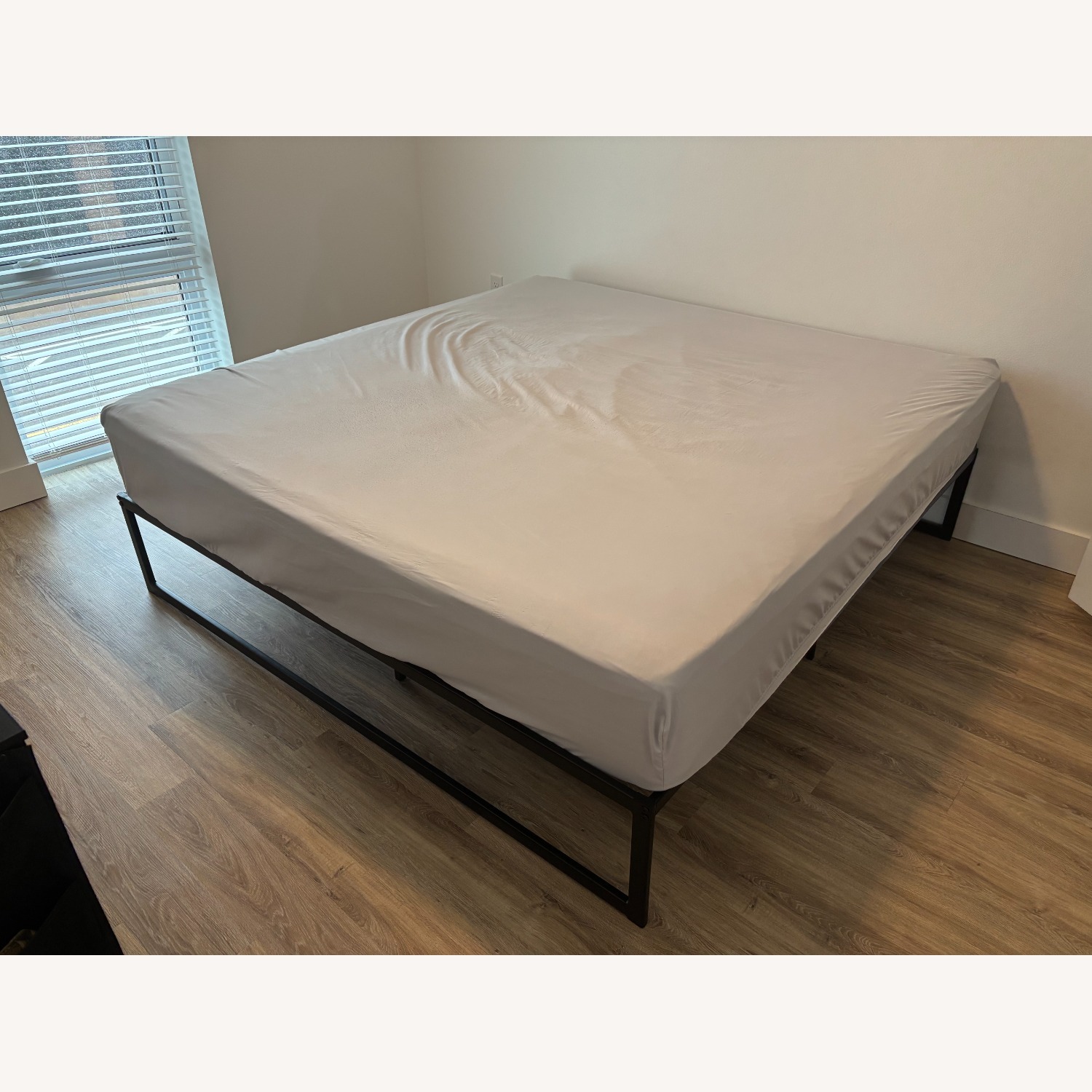 ZINUS Bed frame - image-4