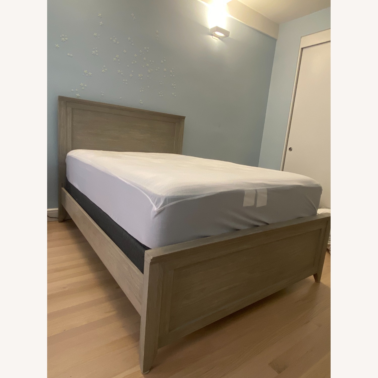 Pottery Barn Teen Hampton Classic Full Bed  - image-1