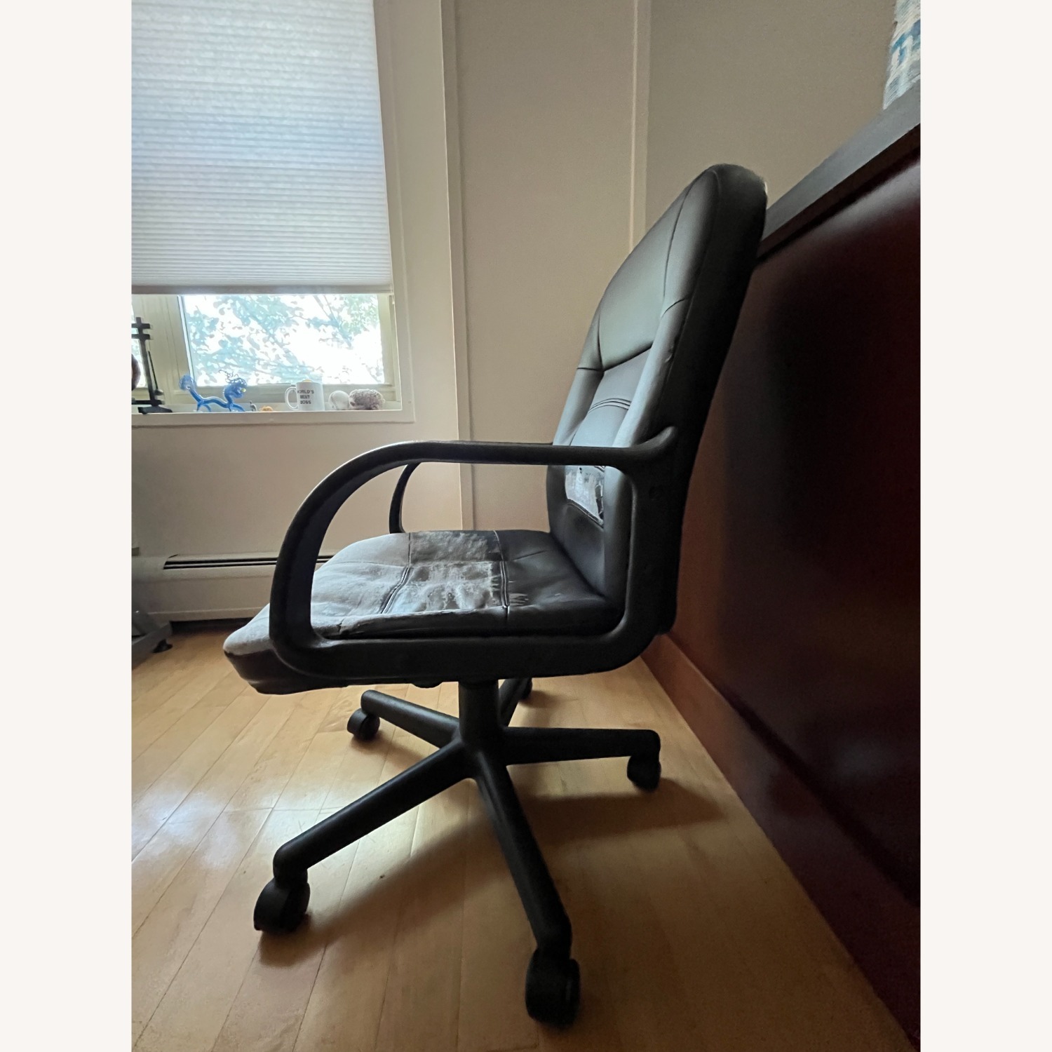 Staples Swivel Office Desk Chair - image-4