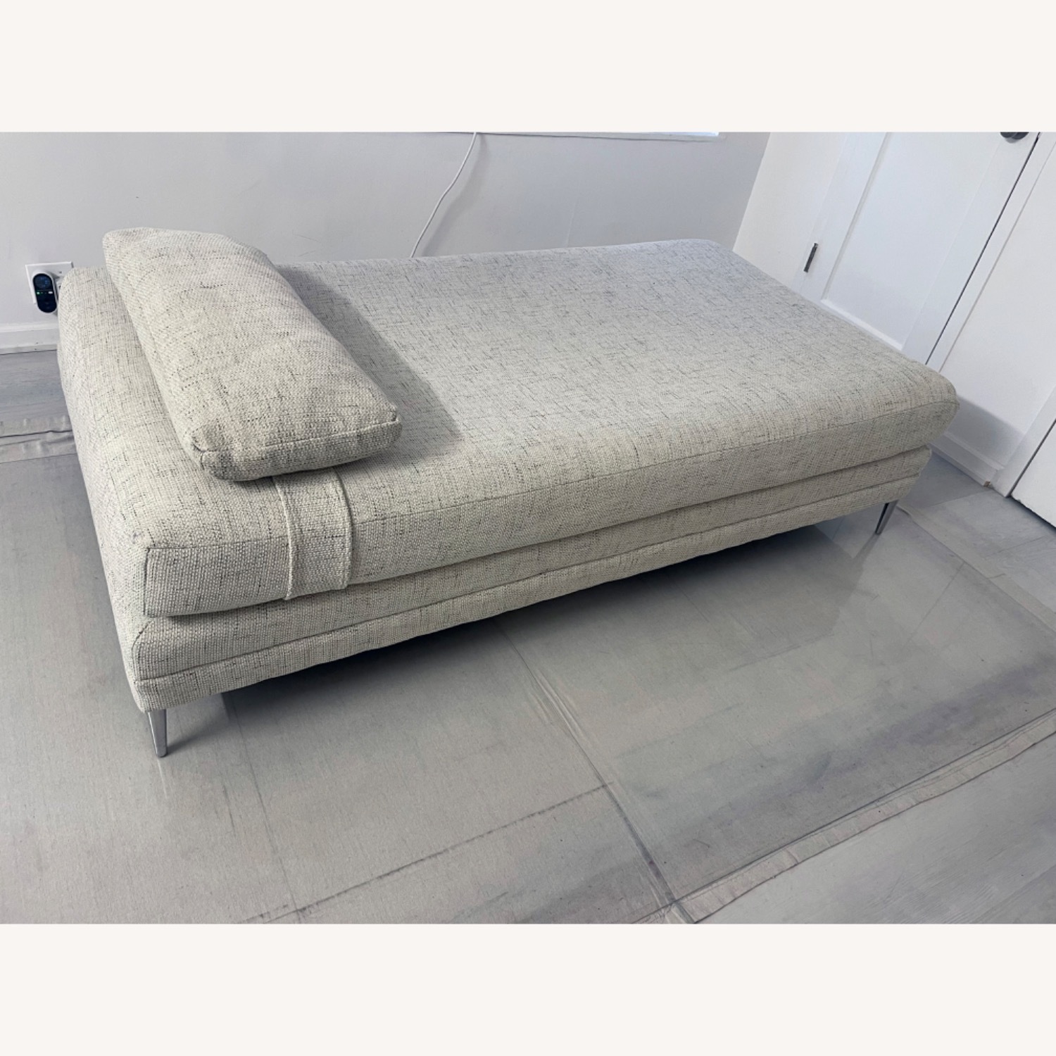 Hayden Mid-Century Modern Daybed - image-2