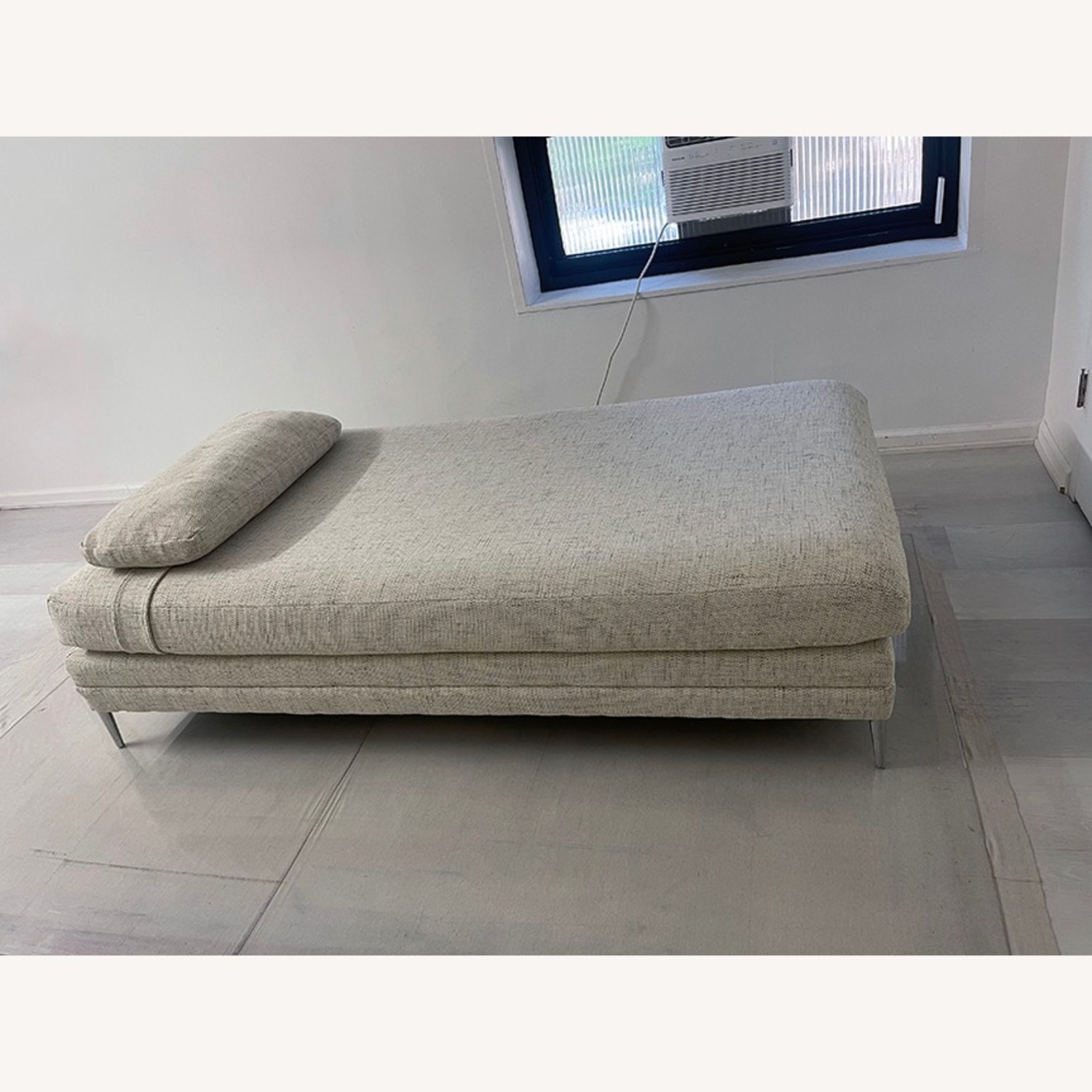 Hayden Mid-Century Modern Daybed - image-1