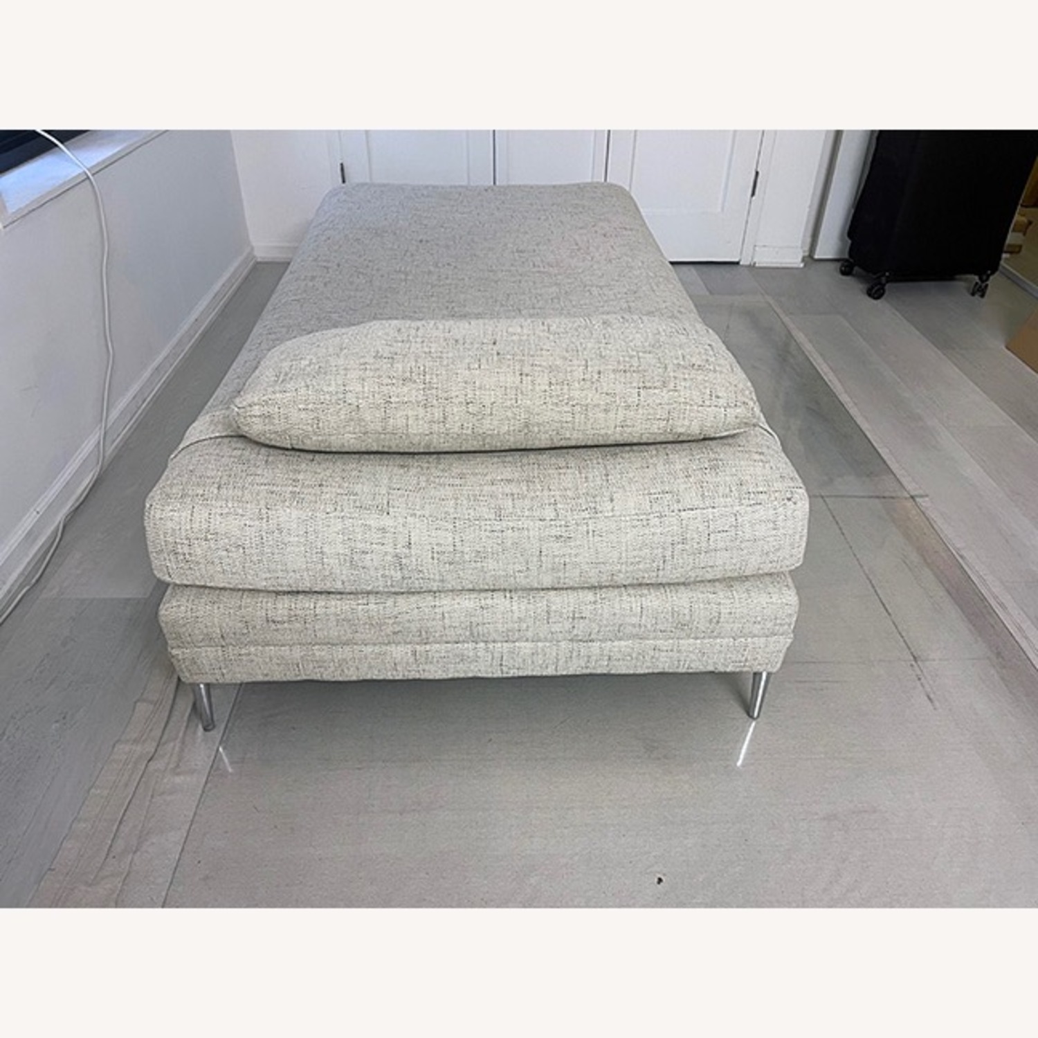 Hayden Mid-Century Modern Daybed - image-3