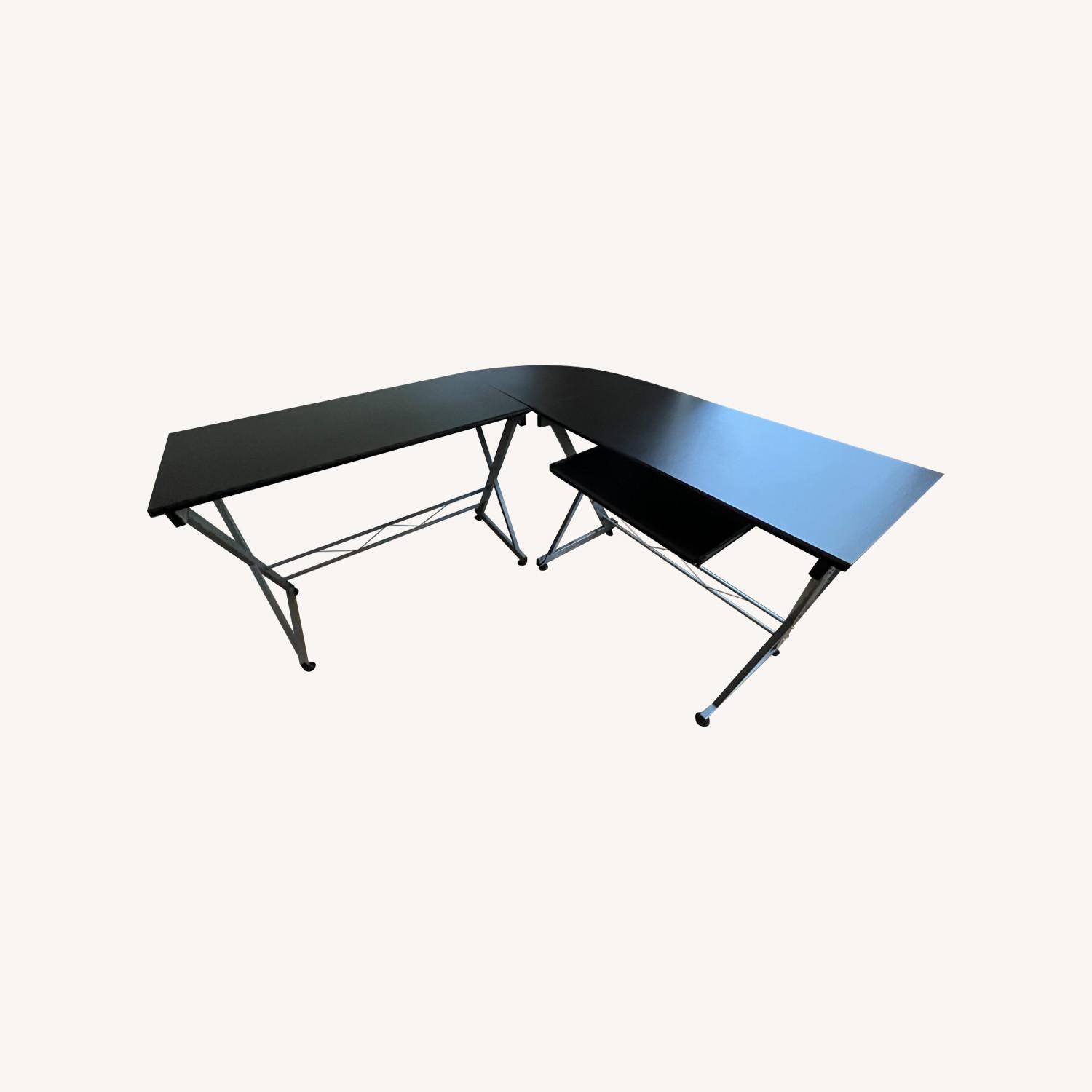 L-shaped Desk Table W Pull-Out Keyboard Tray - image-0