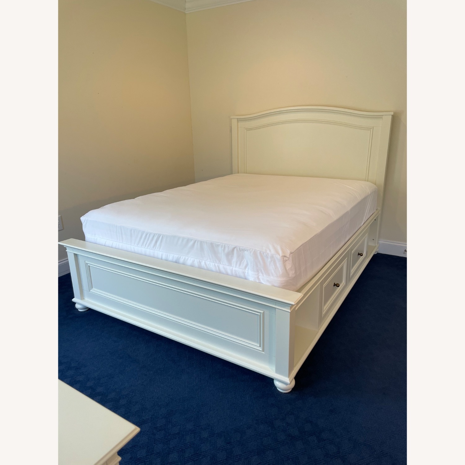 Pottery Barn Teen Chelsea Queen Storage Bed - image-7