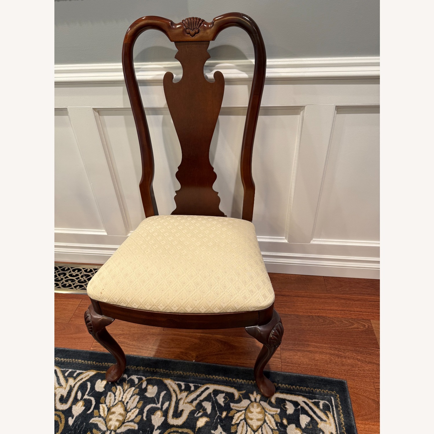 Elegant Traditional Dining Room Set - image-8