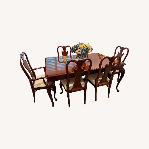 Used Elegant Traditional Dining Room Set for sale on AptDeco