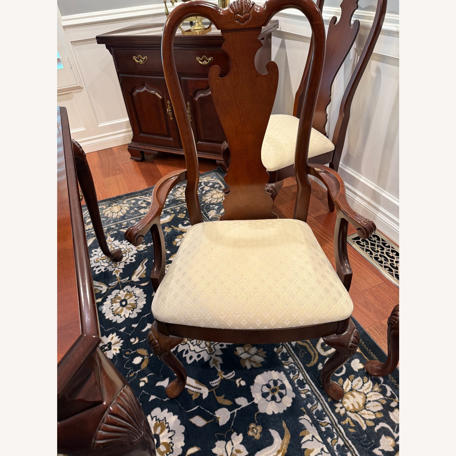 Elegant Traditional Dining Room Set - image-7