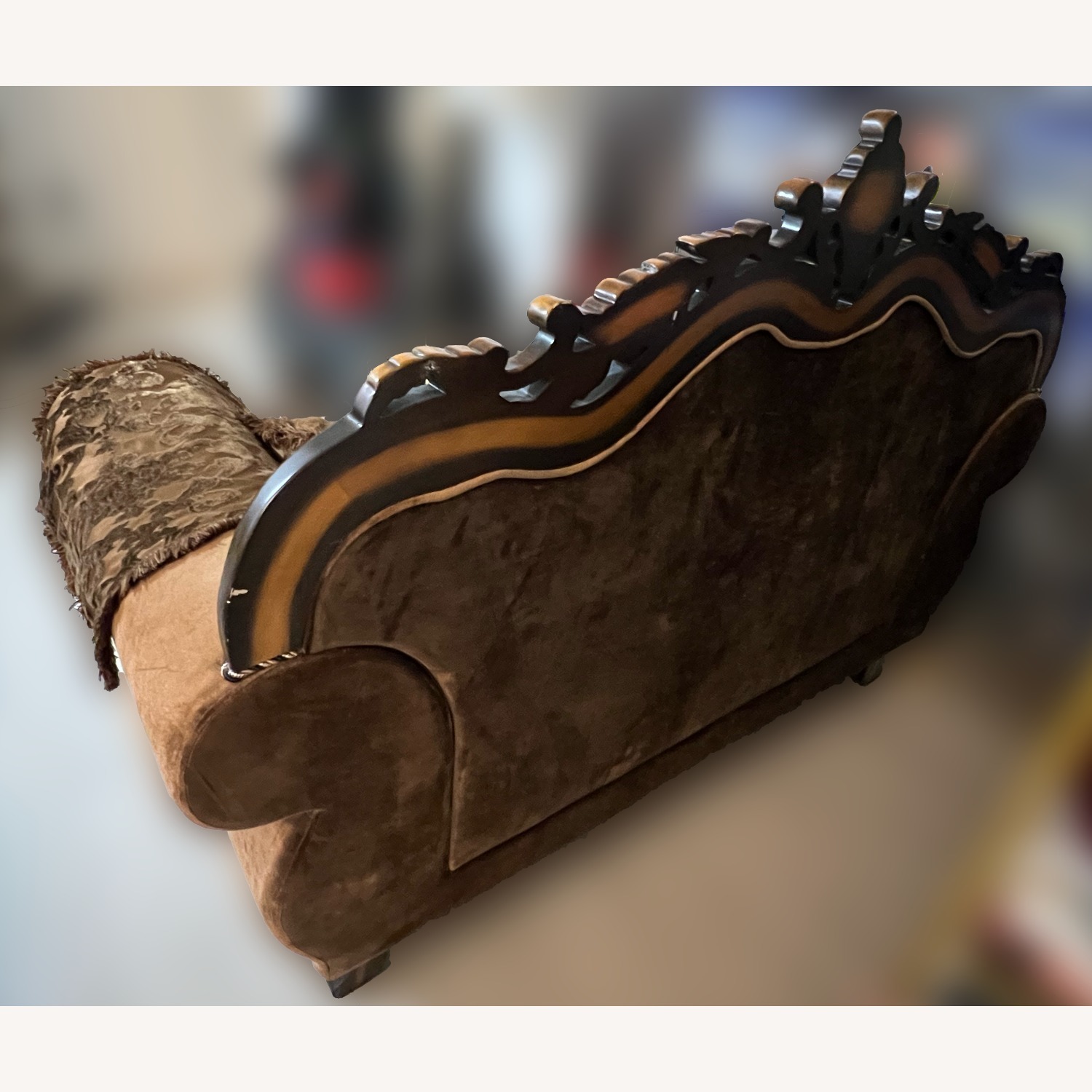 Brown Velvet Tufted Loveseat - image-4