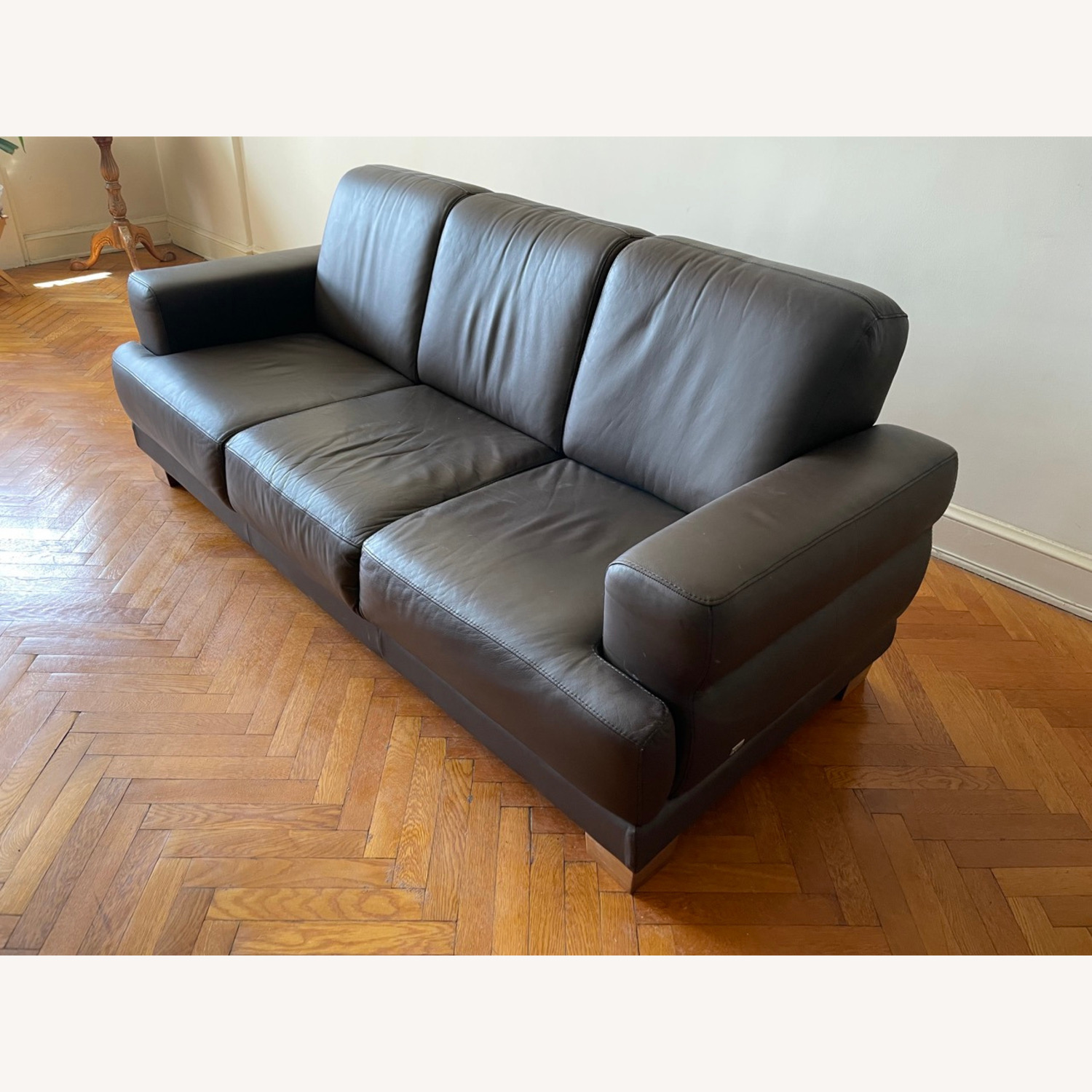 Doimo Salotti Leather Couches - image-6
