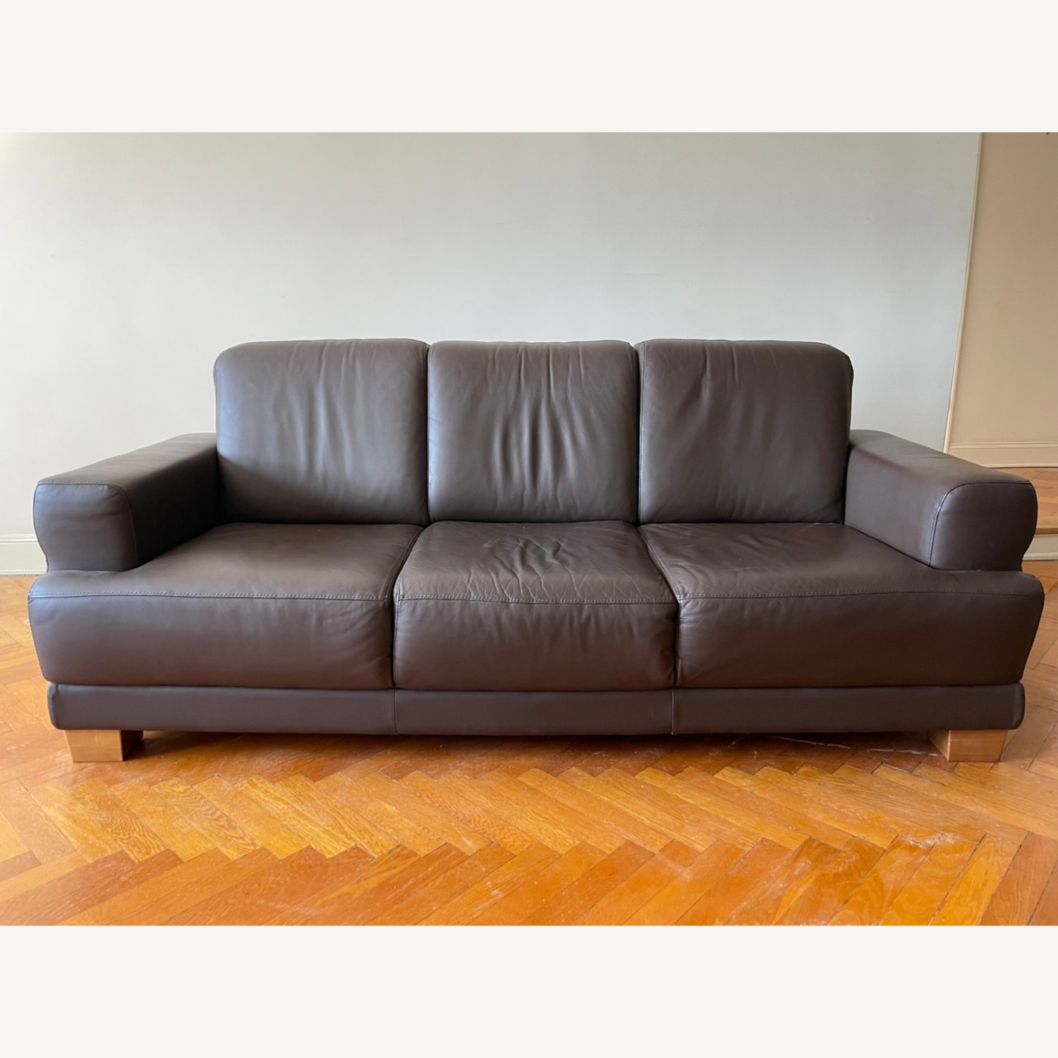 Doimo Salotti Leather Couches - image-7