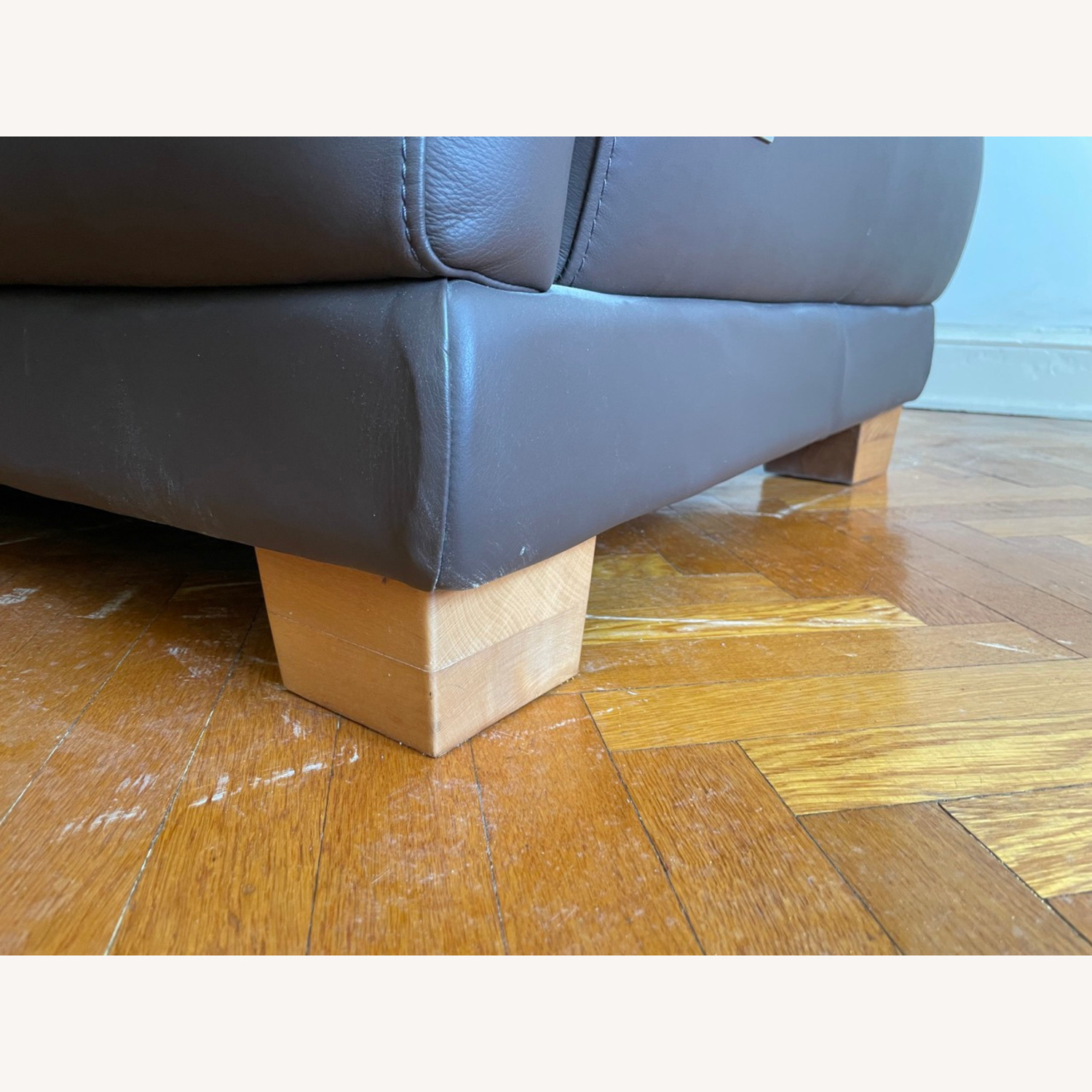 Doimo Salotti Leather Couches - image-5