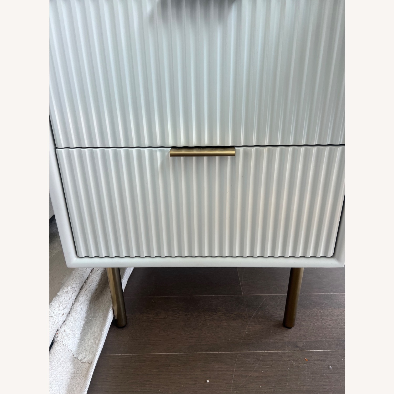 Quinn Closed 2-Drawer Nightstand (21") - image-5