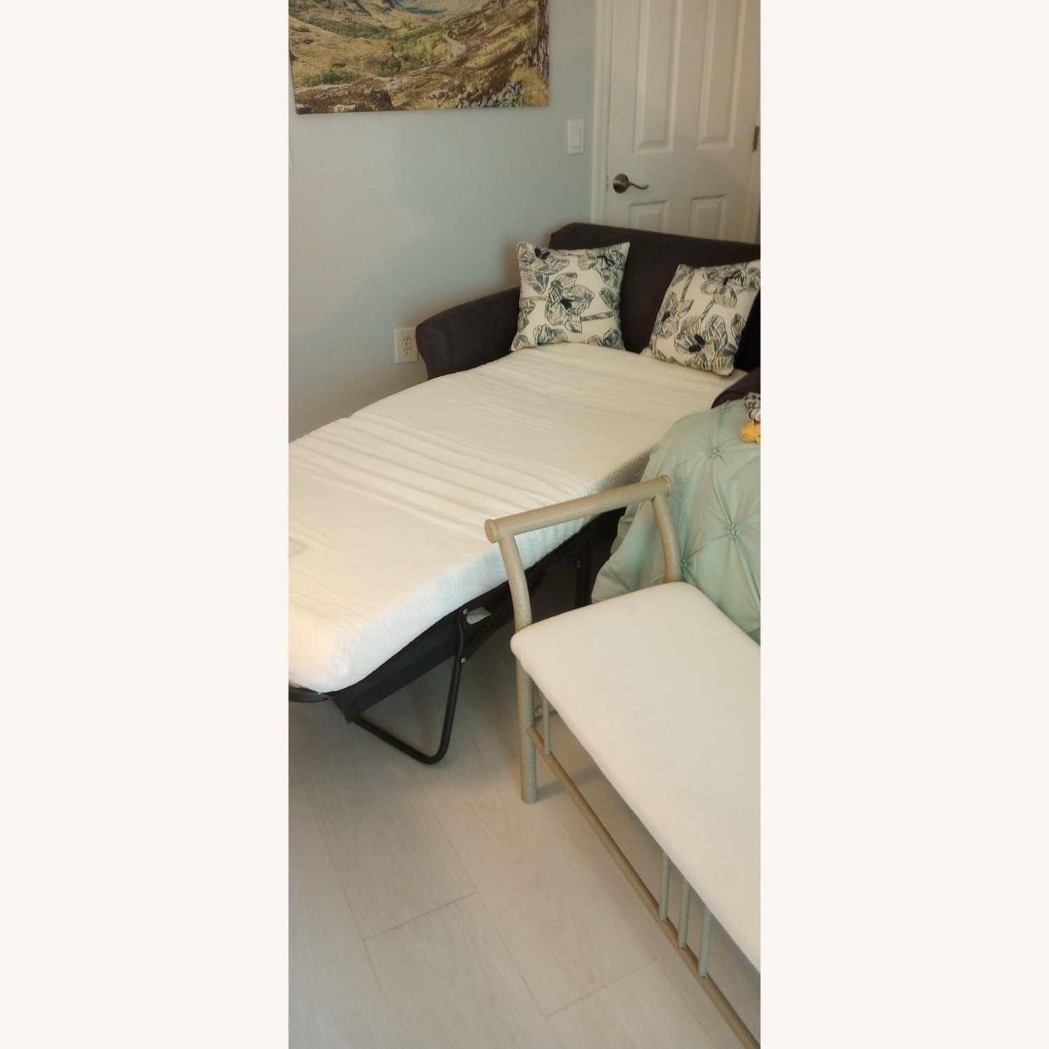 Raymour & Flanigan Louann Sleeper Chair - image-3