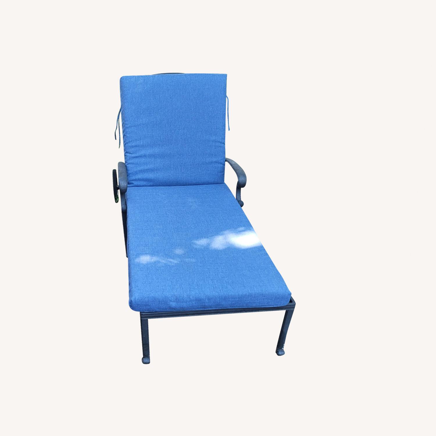 Allene Luxurious Lounges - image-0