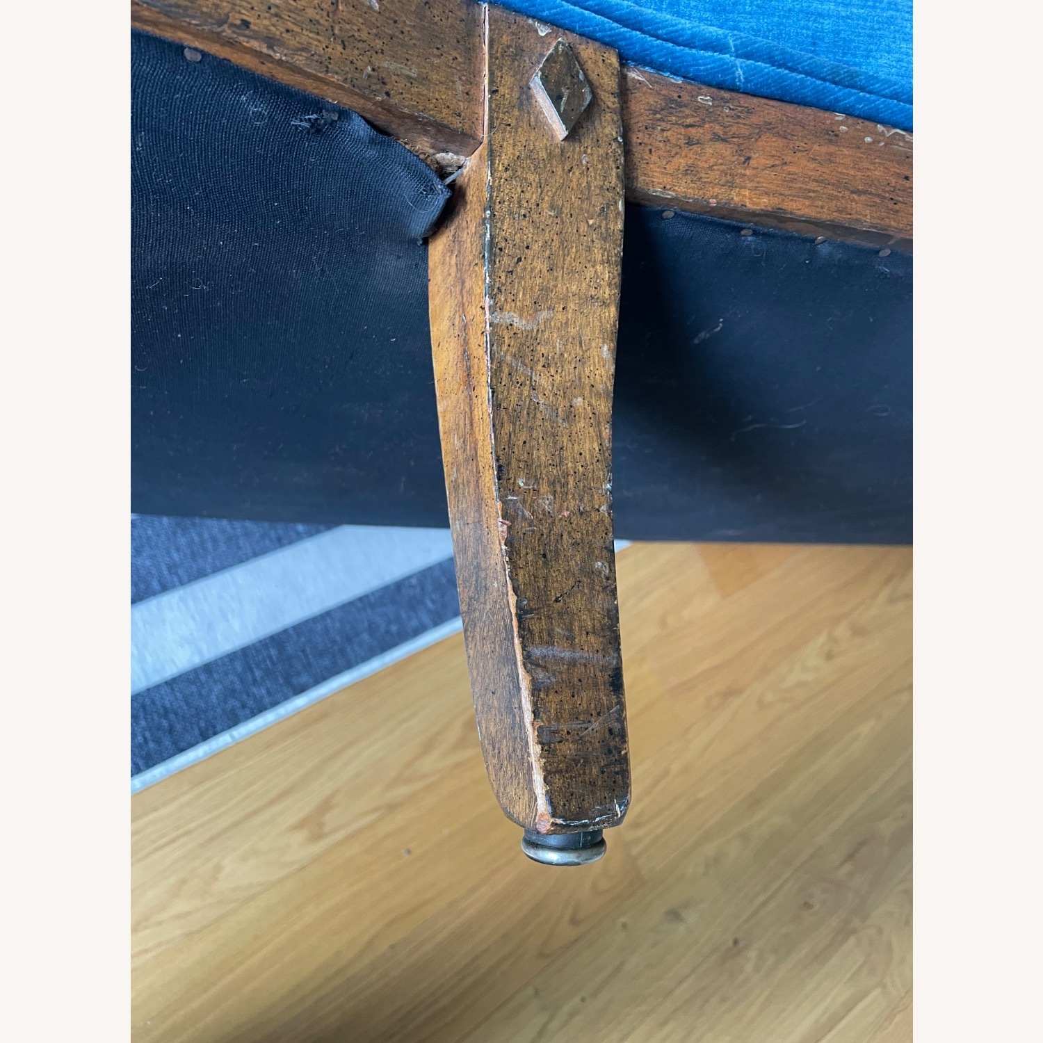 Classic 3-seater Blue Velvet Sofa - image-6