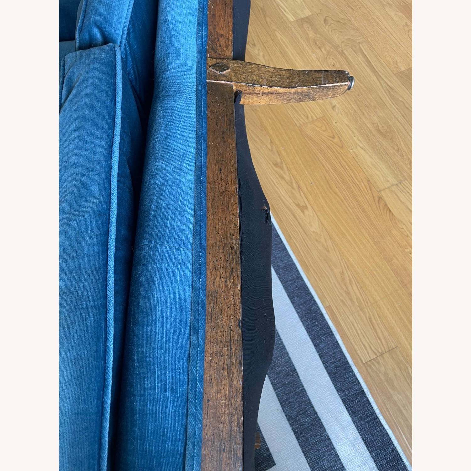 Classic 3-seater Blue Velvet Sofa - image-4