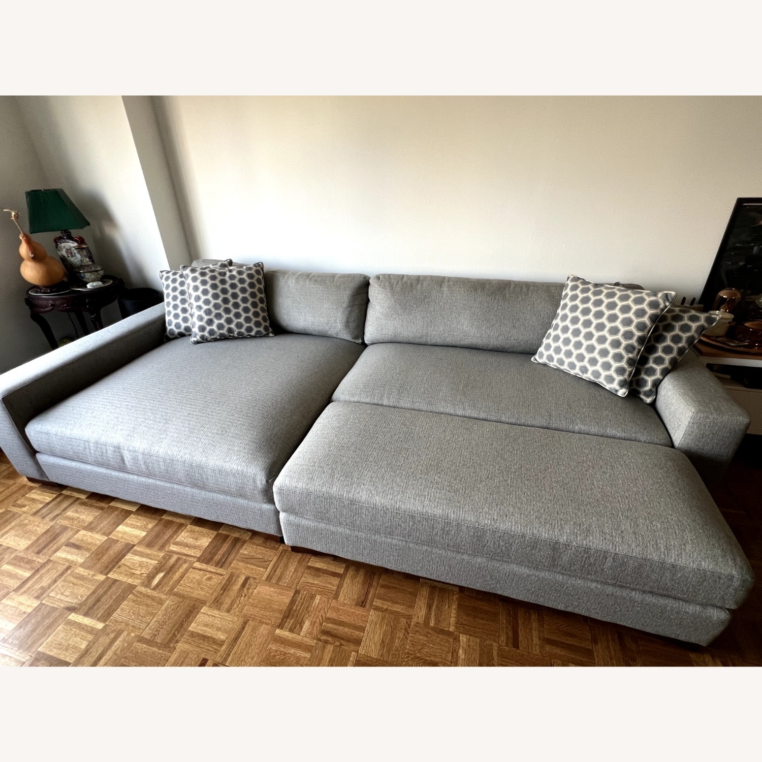 Hendley Fabric Sectional with Ottoman - image-7