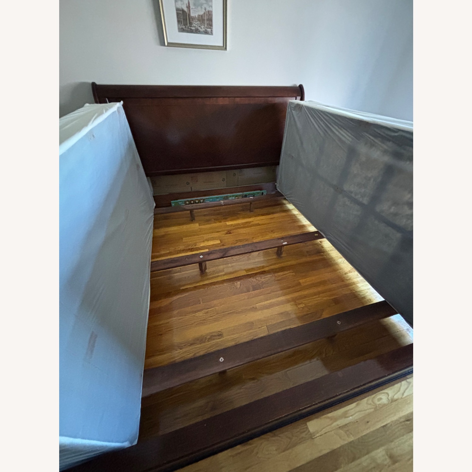 Raymour & Flanigan King Sleigh Bed - image-7