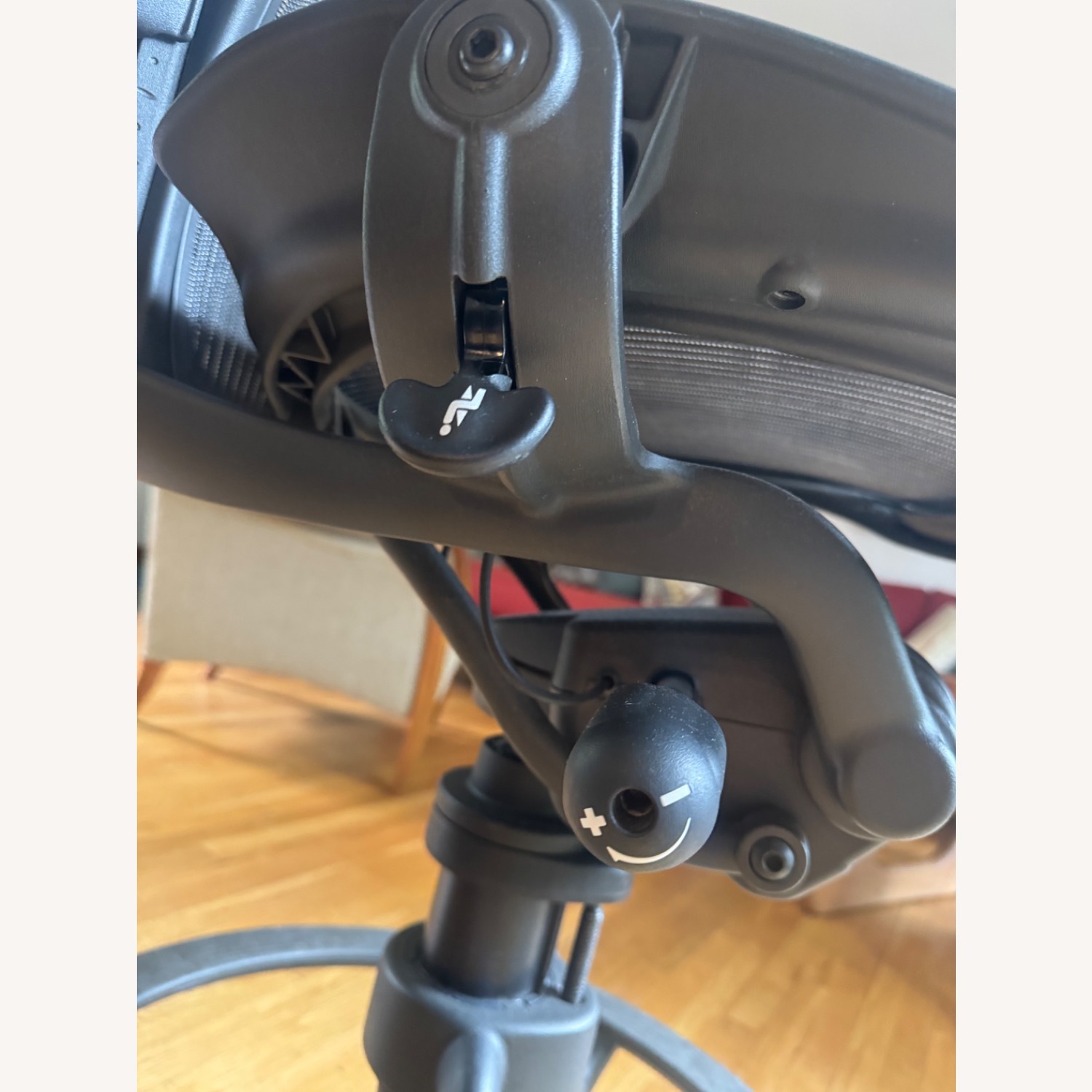 Herman Miller Aeron Stool Bar Height - image-5