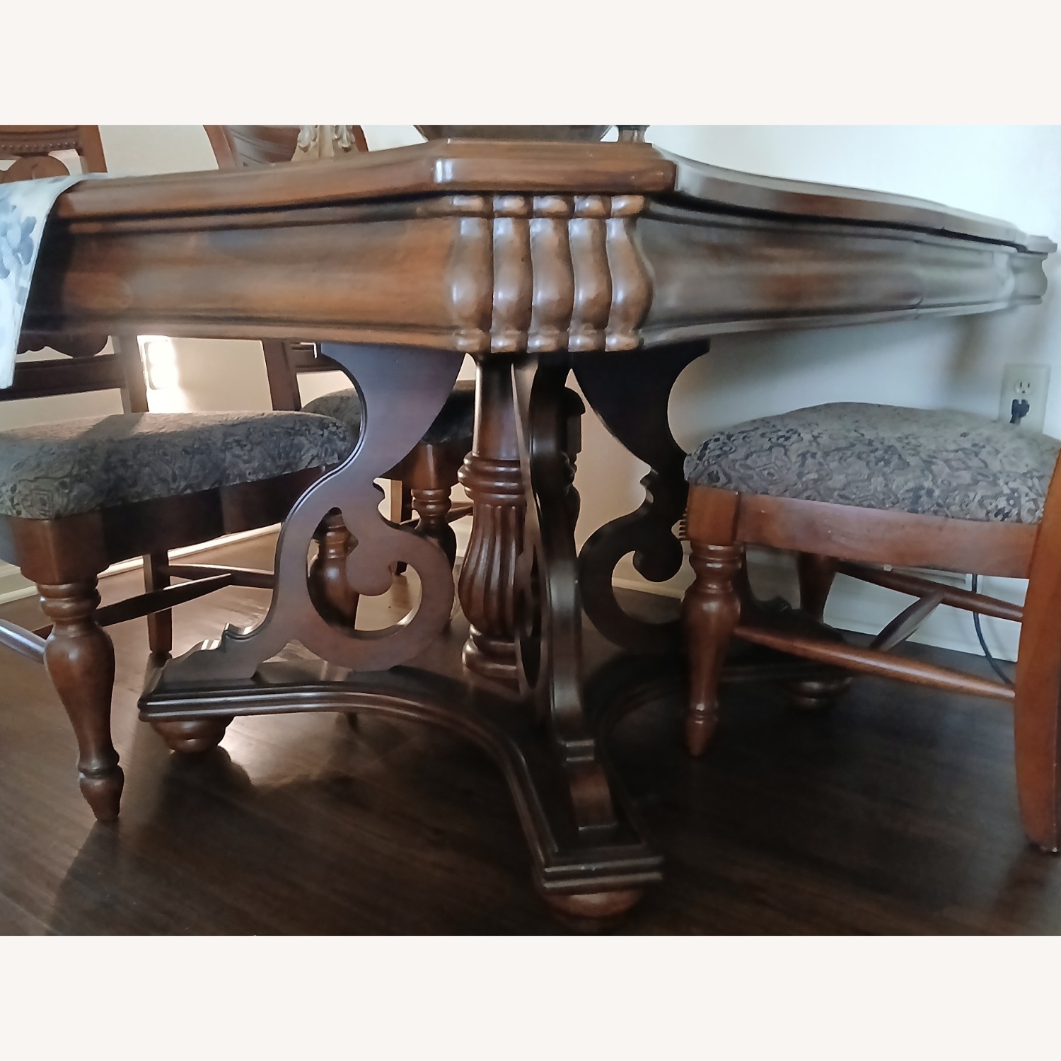 Dining Table and 4 Chairs - image-2