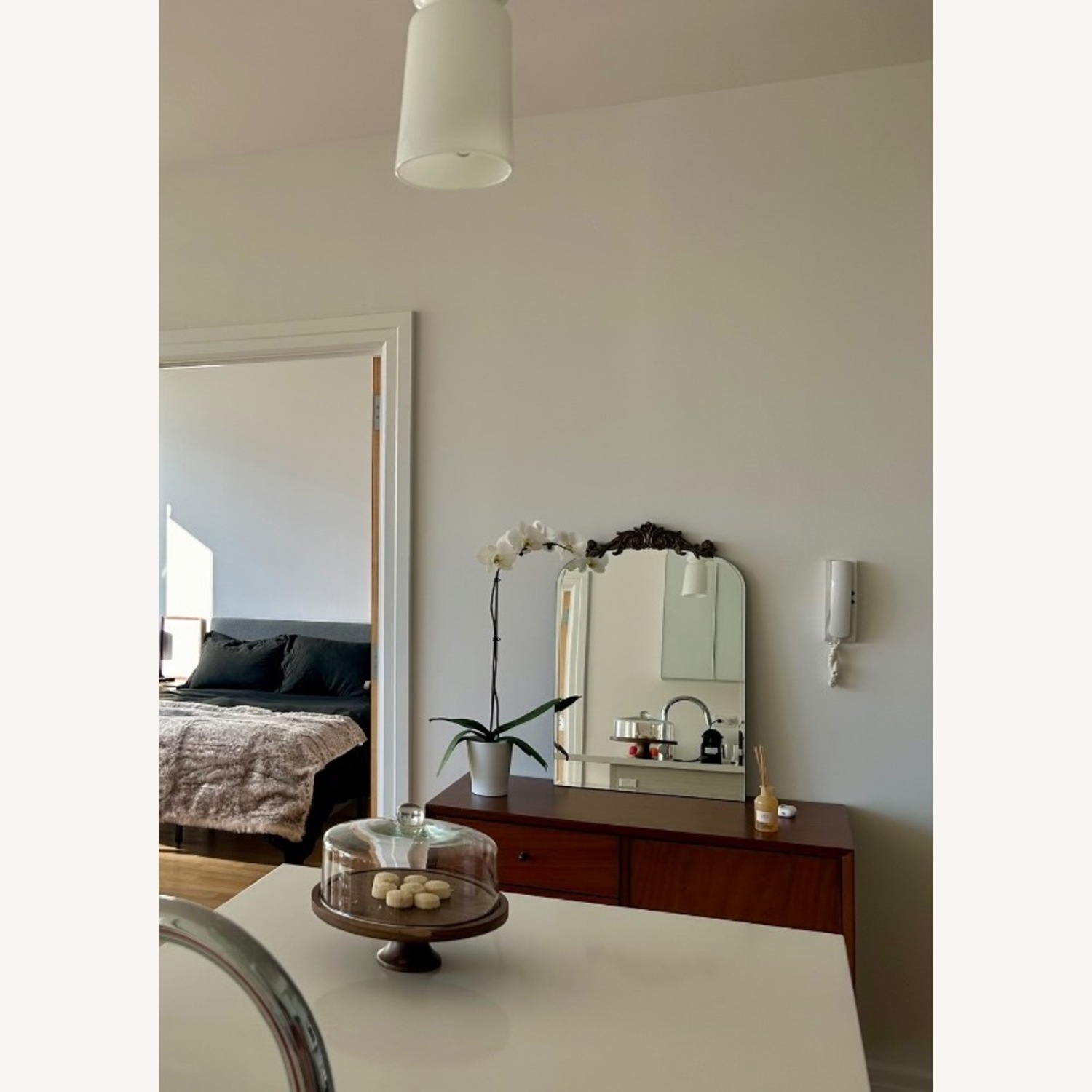 Kate & Laurel Gold Arch Mirror 20x30 – Baroque - image-1