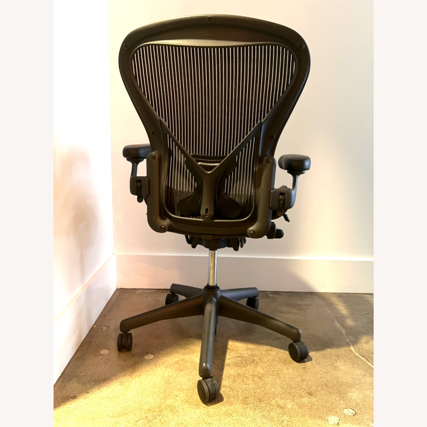 Herman Miller Aeron Size B Office Chair - image-6