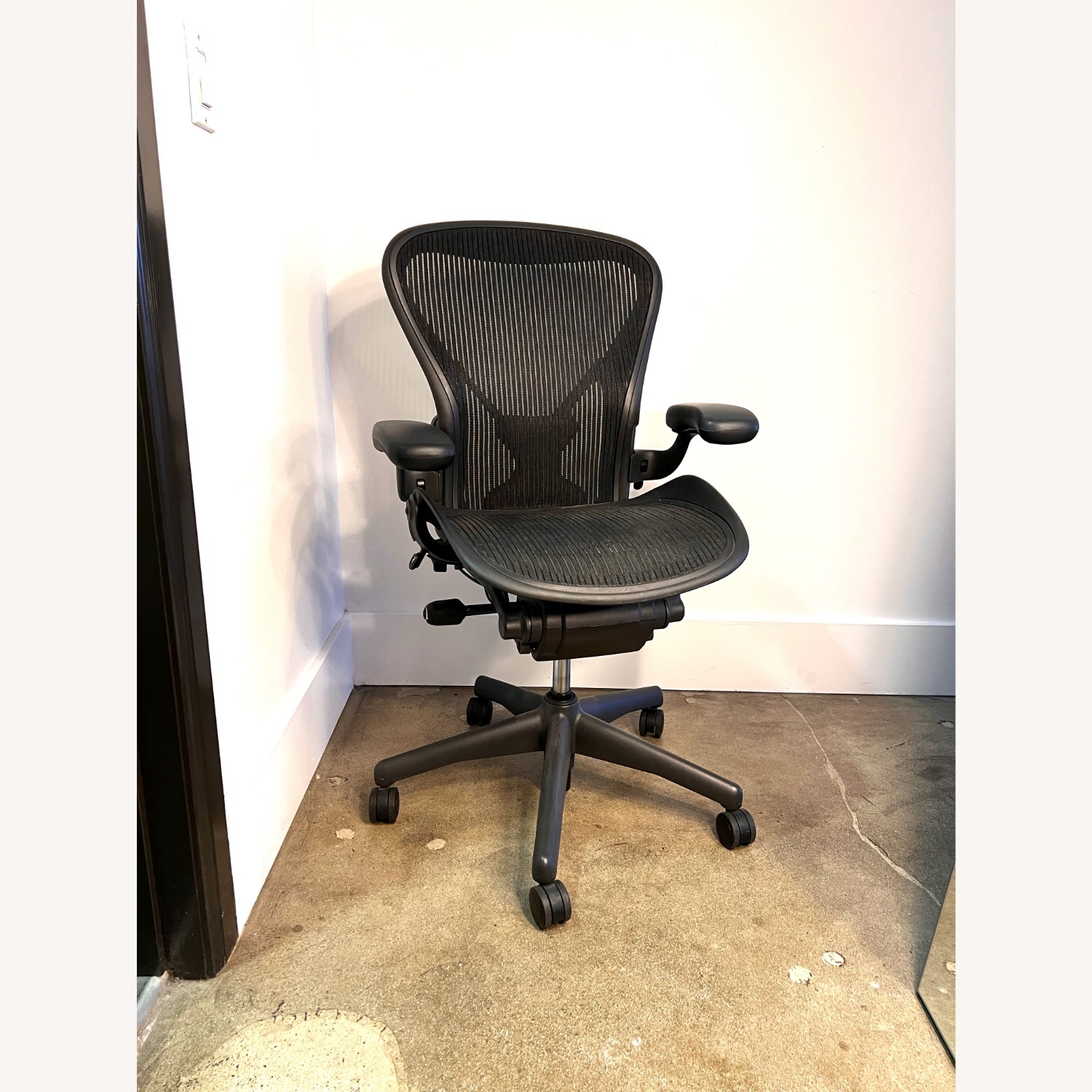 Herman Miller Aeron Size B Office Chair - image-2